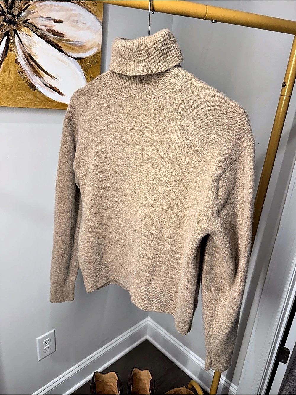 Uniqlo Merino Turtleneck Sweater Wool Turtleneck in Brown Size Small Like New